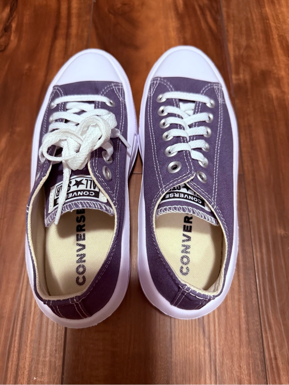 Converse Women’s Low Top Canvas Sneakers - Blue